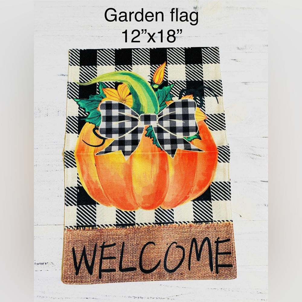 Checkered Pumpkin Welcome Sign